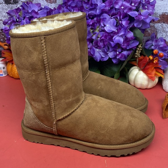 Ugg boots SZ 7 - Picture 2 of 7
